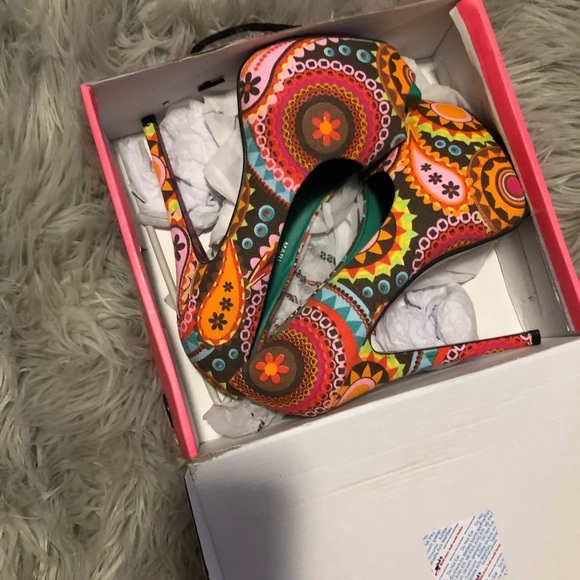 Funky style heels!! - Picture 5 of 5